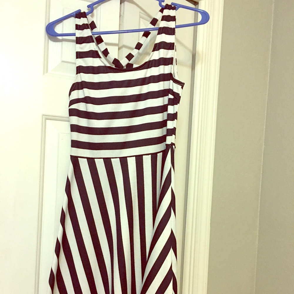 H & M sleeveless dress with crisscross back straps